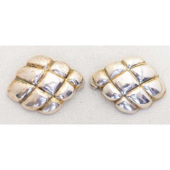 Vintage Silver Tone Crisscross Diamond-shaped Large Clip On Earrings - A18 - Picture 2 of 3